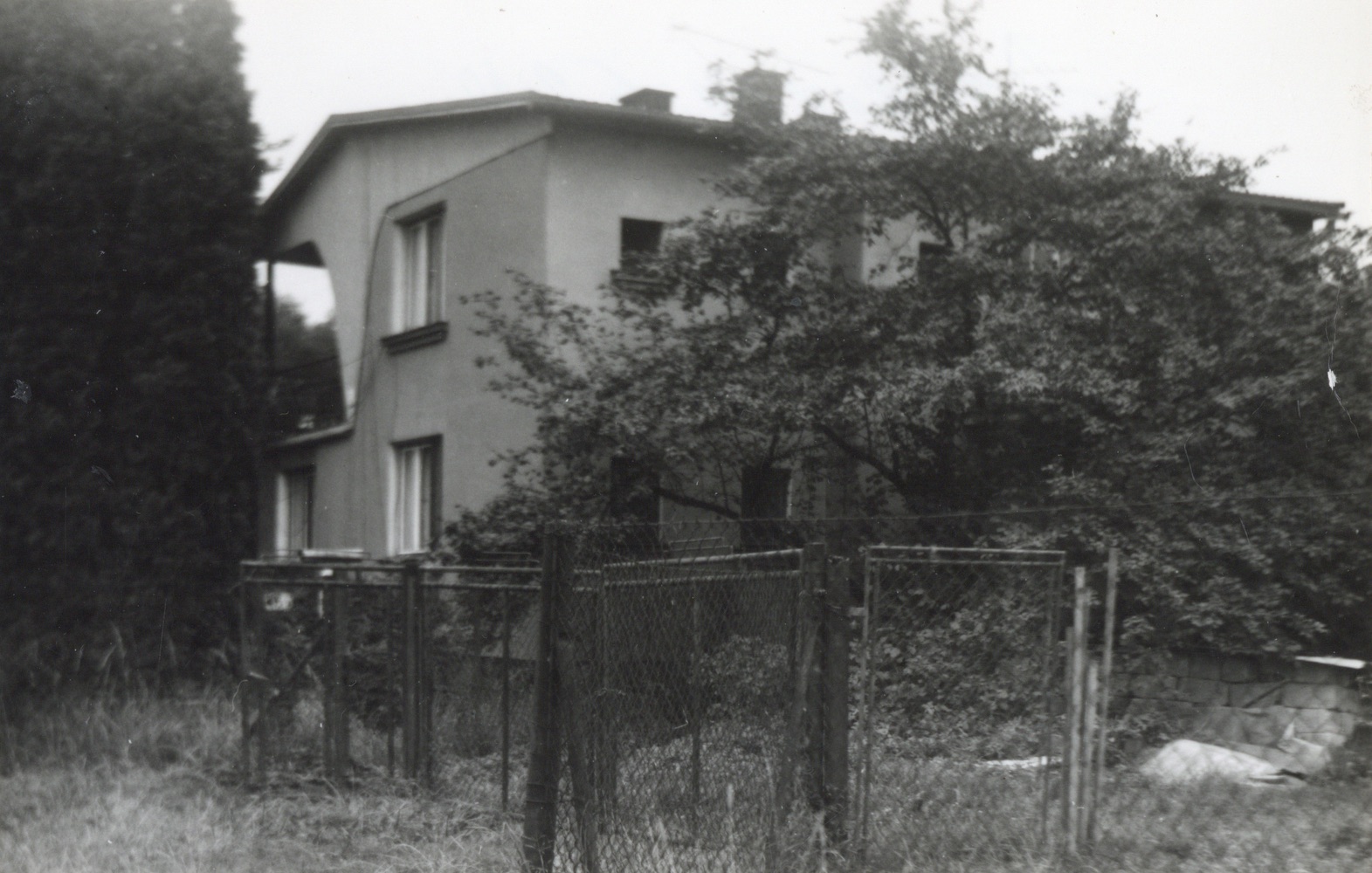 Dům čp. 62 v Lipinách na snímku z 2.8.1985 (Sbírka Józefa Chmiela)