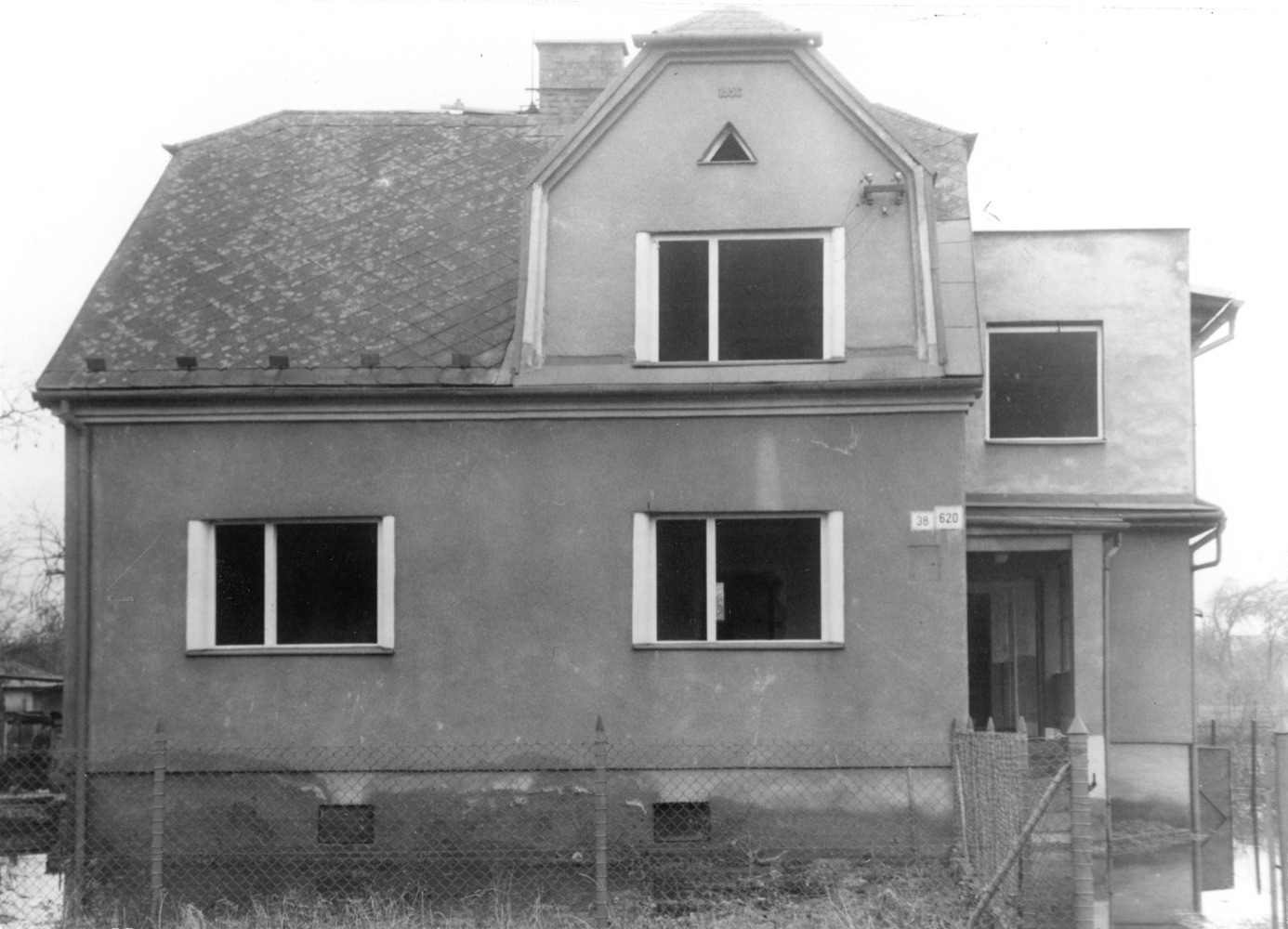 Dům čp. 620 na snímku z 26.2.1988 (Sbírka Józefa Chmiela)
