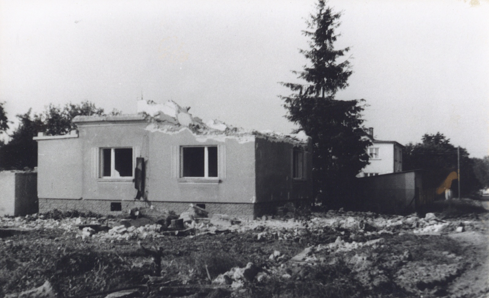 Pozůstatky domu čp. 642 na snímku z 31.5.1996 (Sbírka Józefa Chmiela)