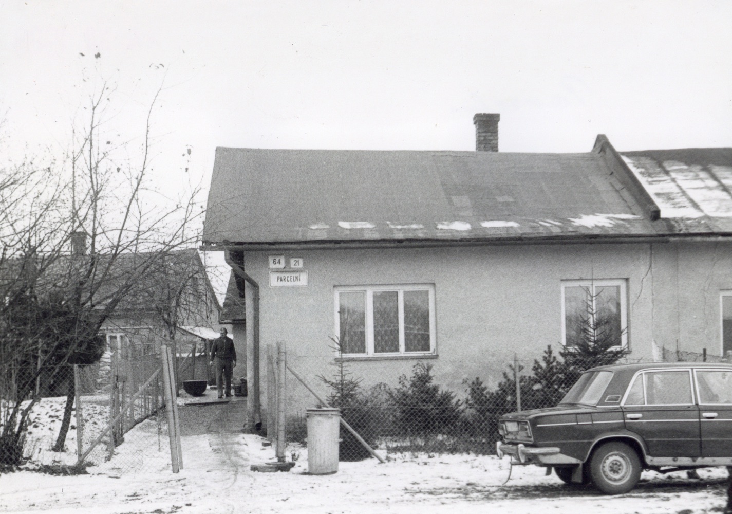 Dům čp. 64 na snímku z 4.12.1988 (Sbírka Józefa Chmiela)