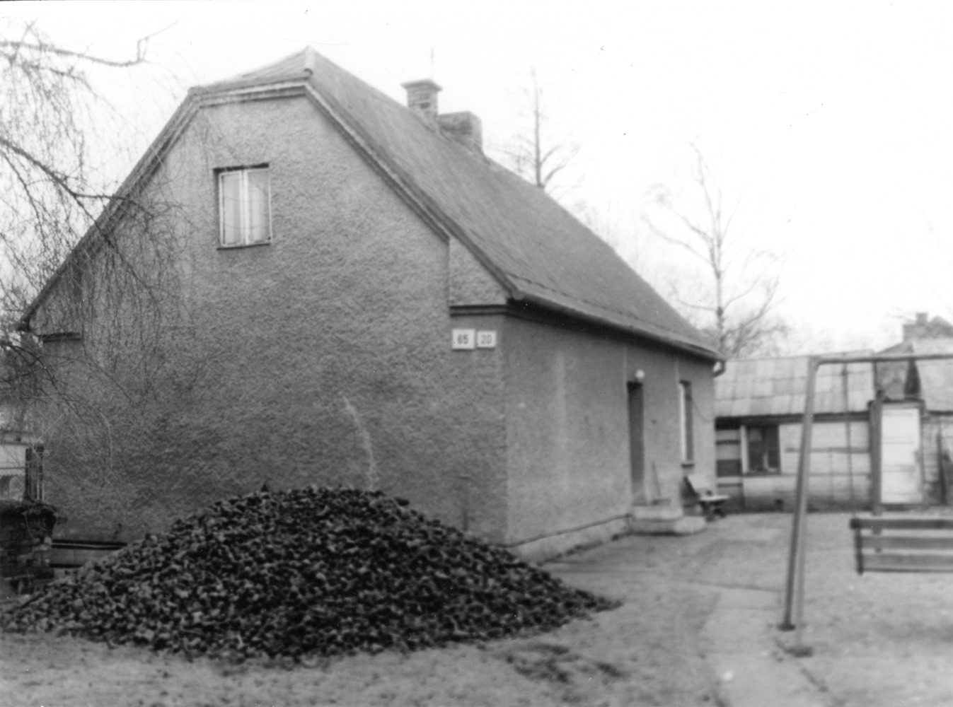 Dům čp. 65 na snímku z 26.12.1988 (Sbírka Józefa Chmiela)