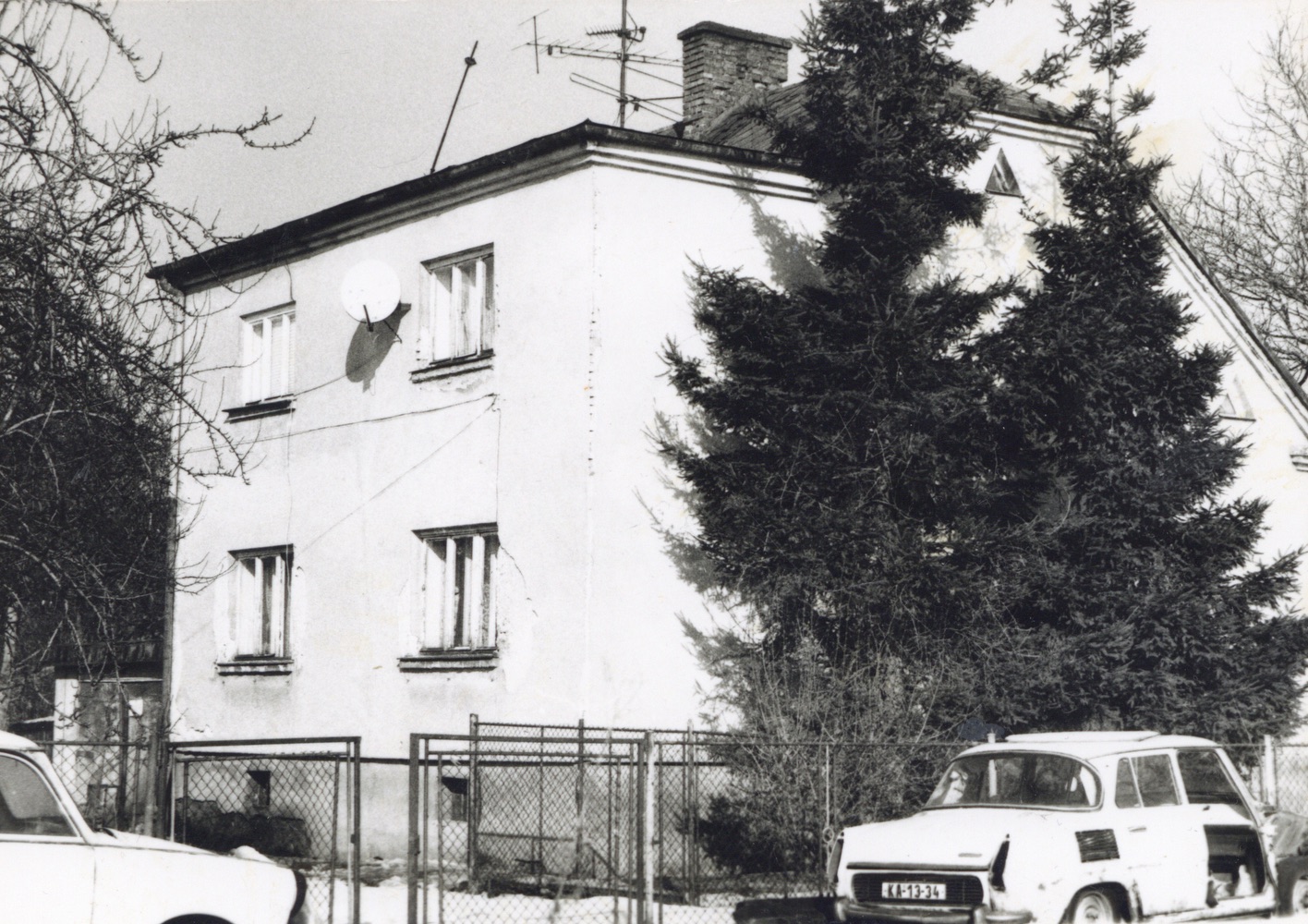Dům čp. 667 na snímku z 9.2.1997 (Sbírka Józefa Chmiela)