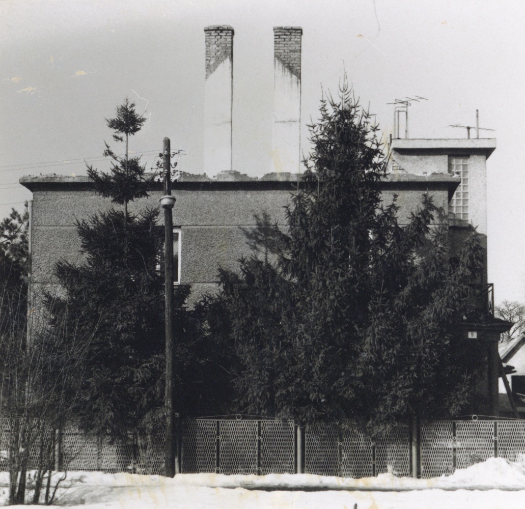 Pozůstatky domu čp. 668 na snímku z 9.2.1997 (Sbírka Józefa Chmiela)