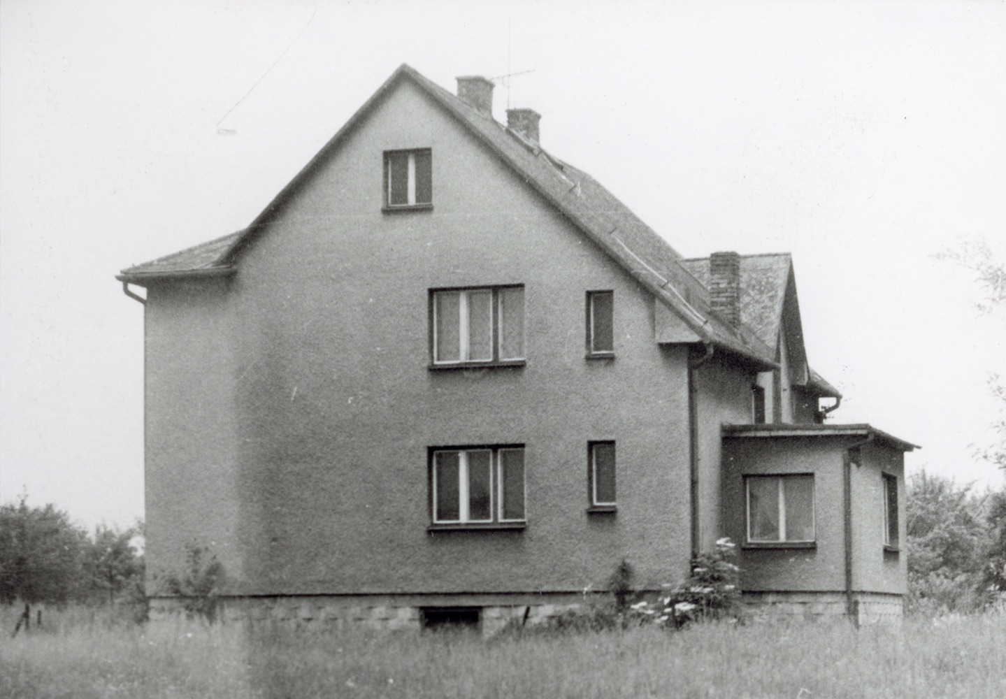 Dům čp. 676 (Lipiny) na snímku z 17.4.1994 (Sbírka Józefa Chmiela)