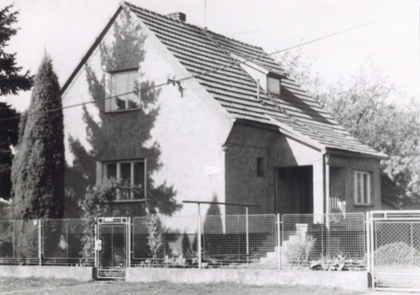Dům čp. 687 na snímku z 29.9.1991 (Sbírka Józefa Chmiela)
