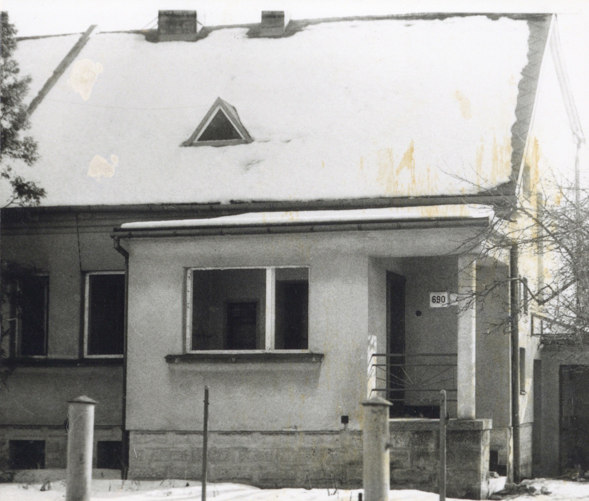 Dům čp. 690 na snímku z 9.2.1997 (Sbírka Józefa Chmiela)