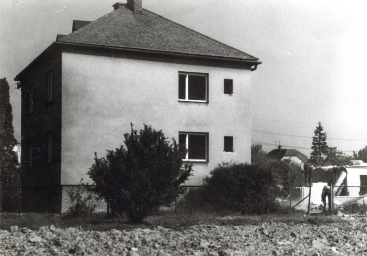 Dům čp. 696 při demolici na snímku z 25.6.1992 (Sbírka Józefa Chmiela)