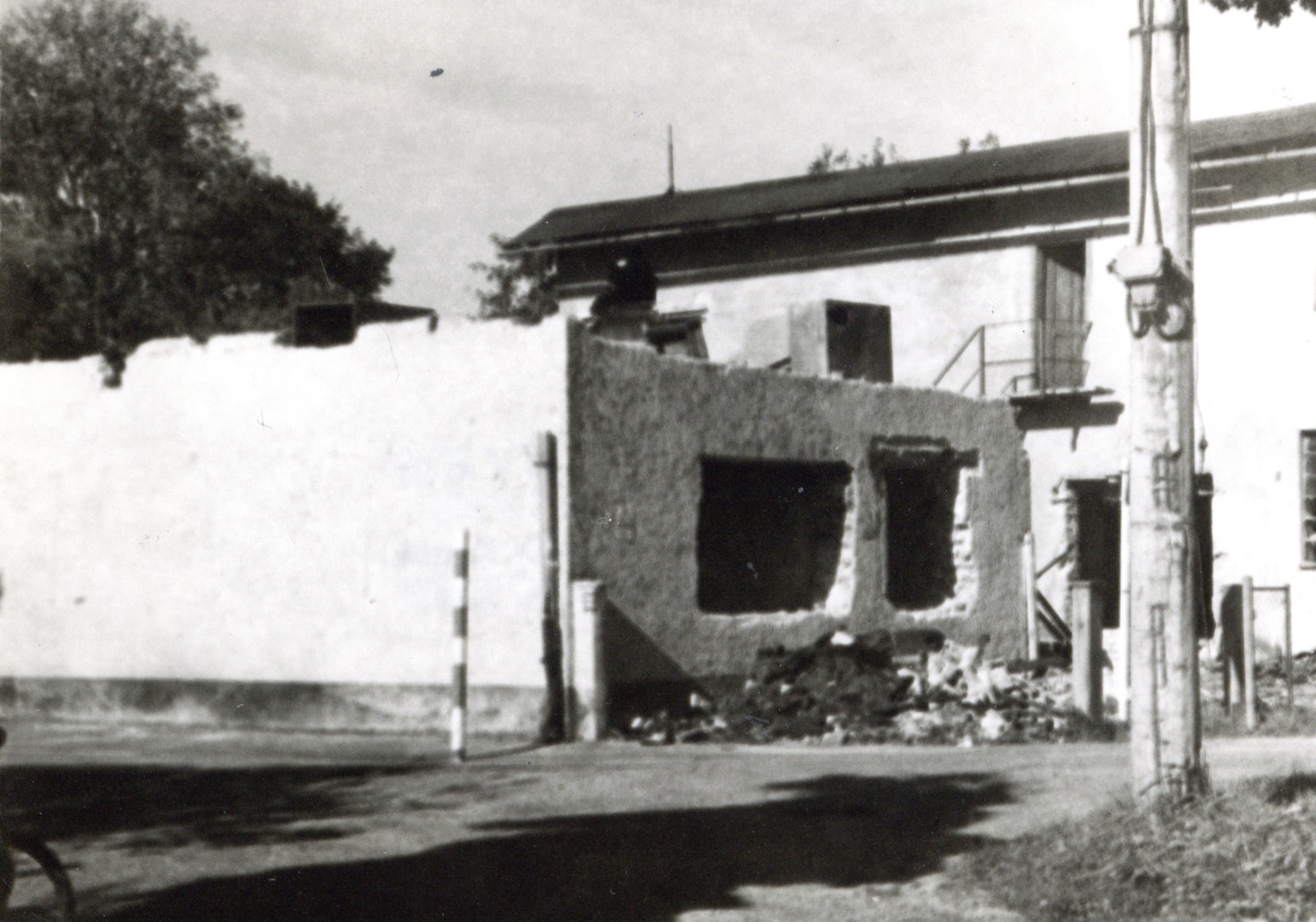 Pozůstatky domu čp. 82 na snímku z 29.9.1991 (Sbírka Józefa Chmiela)