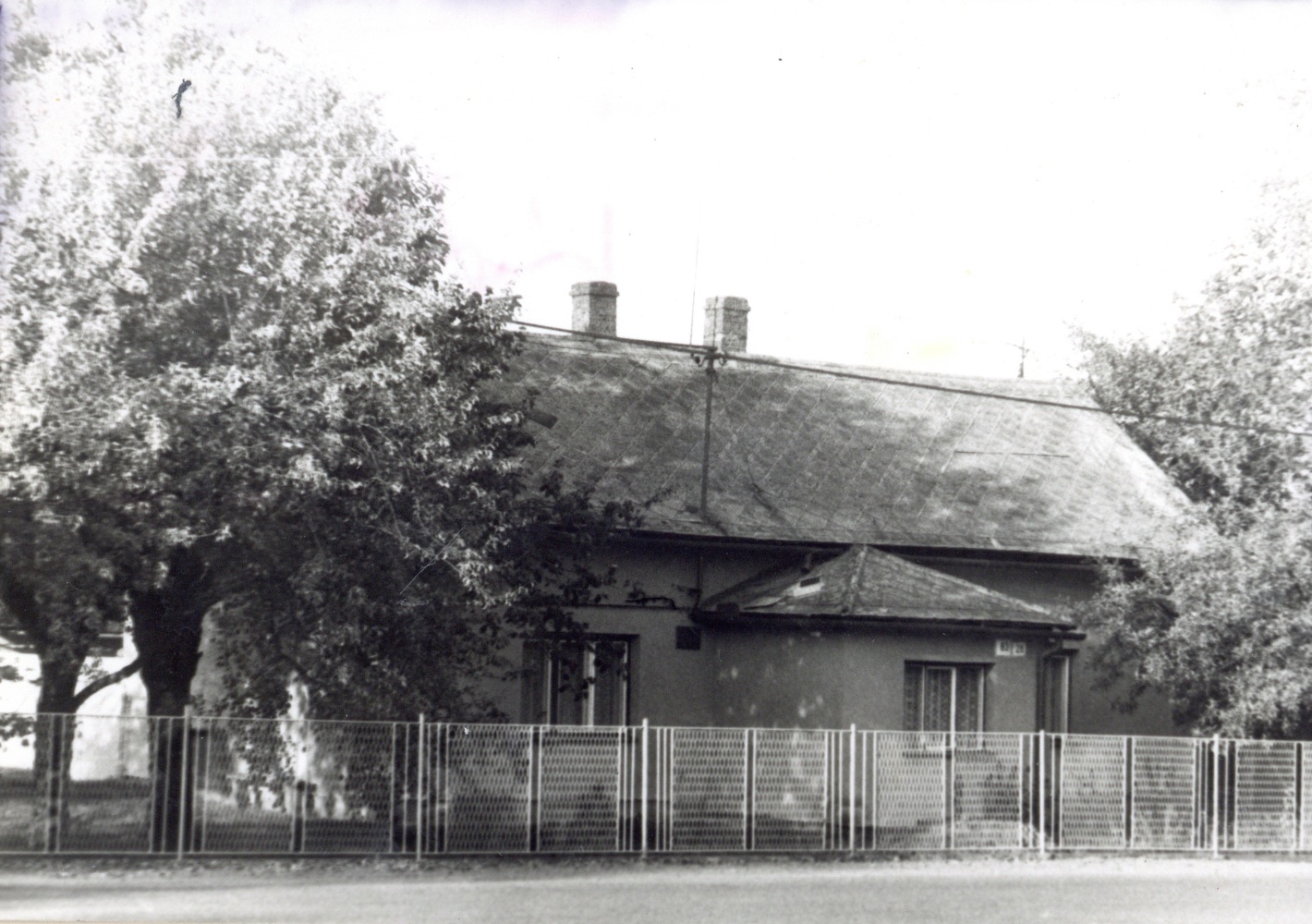 Dům čp. 83 na snímku z 14.10.1992 (Sbírka Józefa Chmiela)