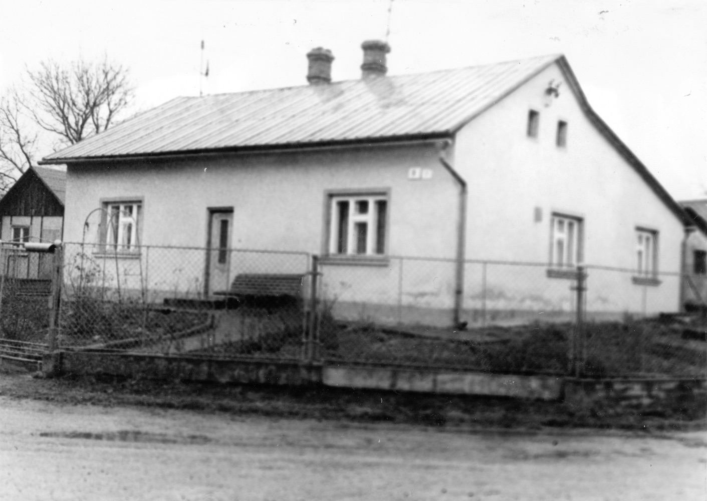 Dům čp. 9 na snímku z 19.2.1989 (Sbírka Józefa Chmiela)