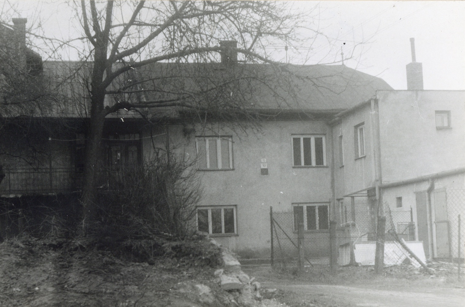 Dům čp. 92 v Lipinách na snímku z 4.12.1983 (Sbírka Józefa Chmiela)