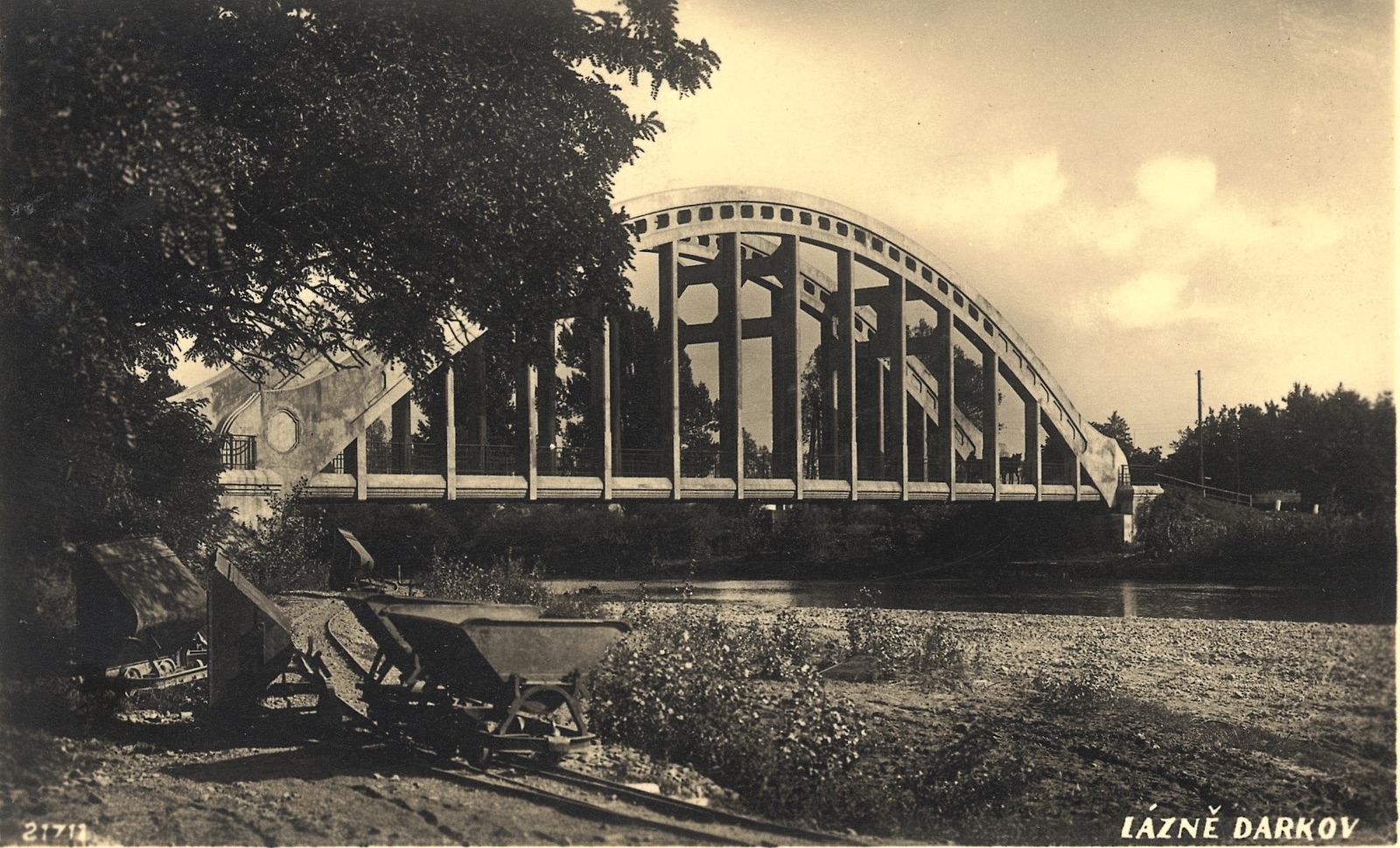 Železobetonový darkovský most přes řeku Olzu z roku 1925