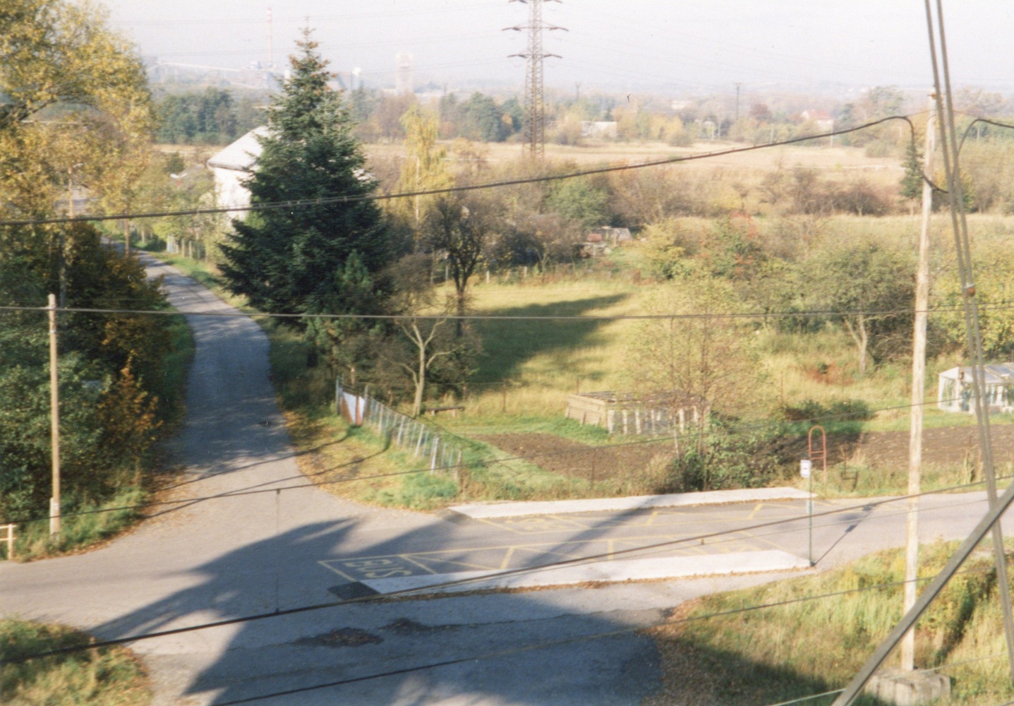 Pohledy na Darkov z železničního nadchodu na ulici Brožíkova, 24.10.1998 (Sbírka Józefa Chmiela)