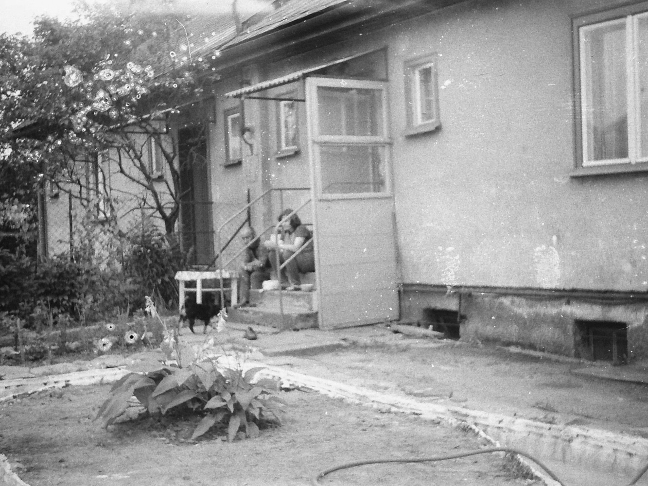 Dům čp. 1083 a 1084 v roce 1982 (s laskavým svolením p. Valenta, ze soukromé sbírky)