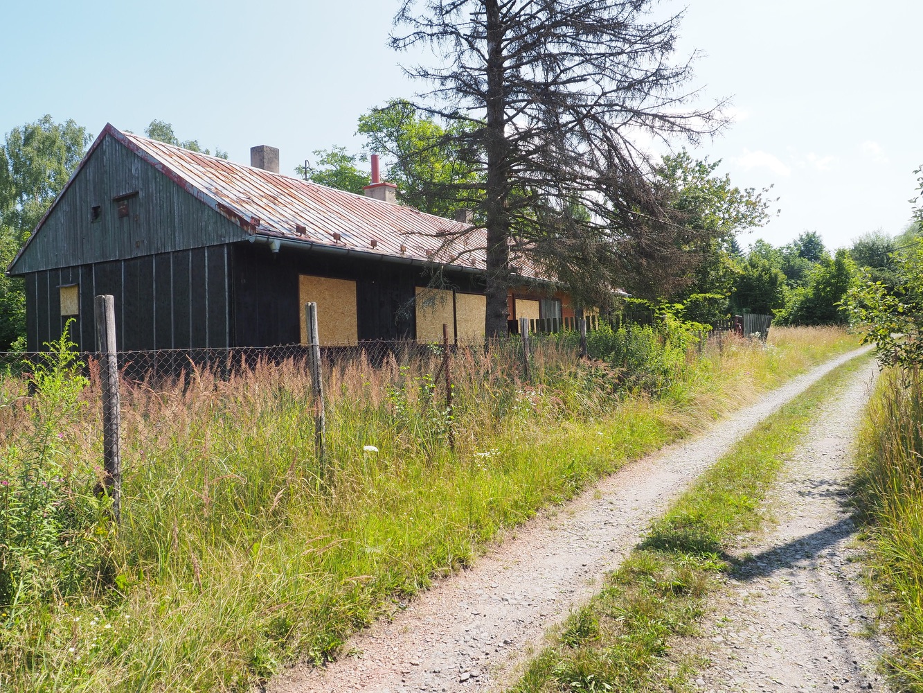 Finský domek čp. 1757, 1758 na snímku z roku 2021 (Autor: Erika Schweserová)
