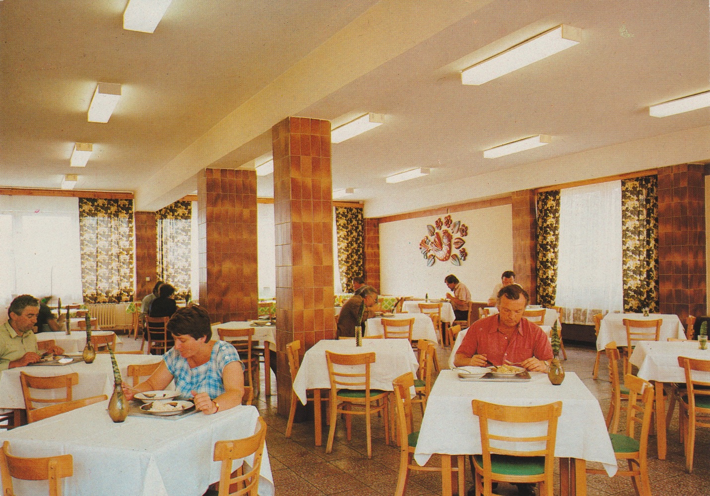 Záběr z interiéru jídelny dolu 1. Máj (Fotografii poskytl p. Zbyszek Śmieja, ze soukromé sbírky)