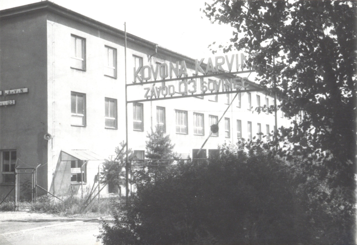 Kovona Karviná, závod 03 Sovinec (původně Fryštát čp. 641) na snímku z roku 1974