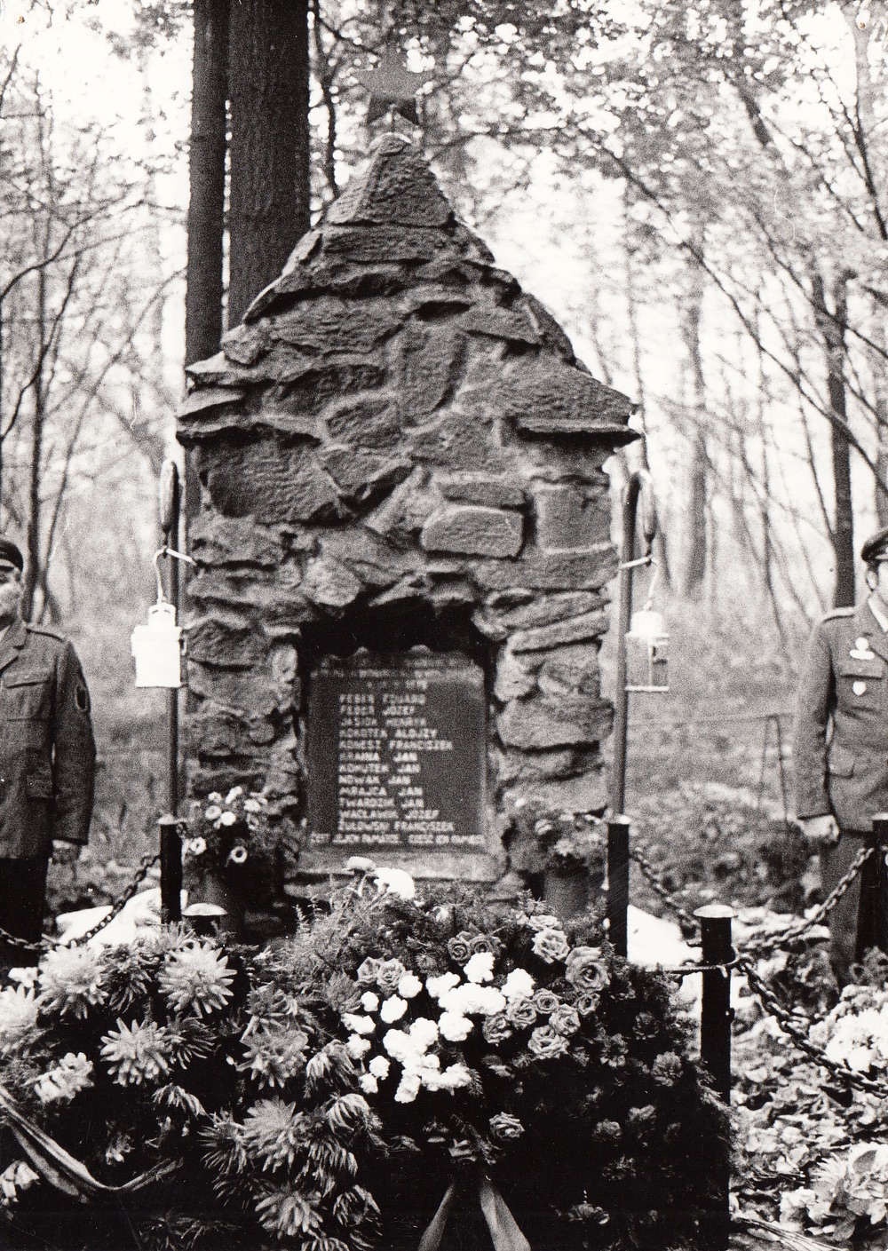 Ze slavnostního shromáždění u mohyly v roce 1984