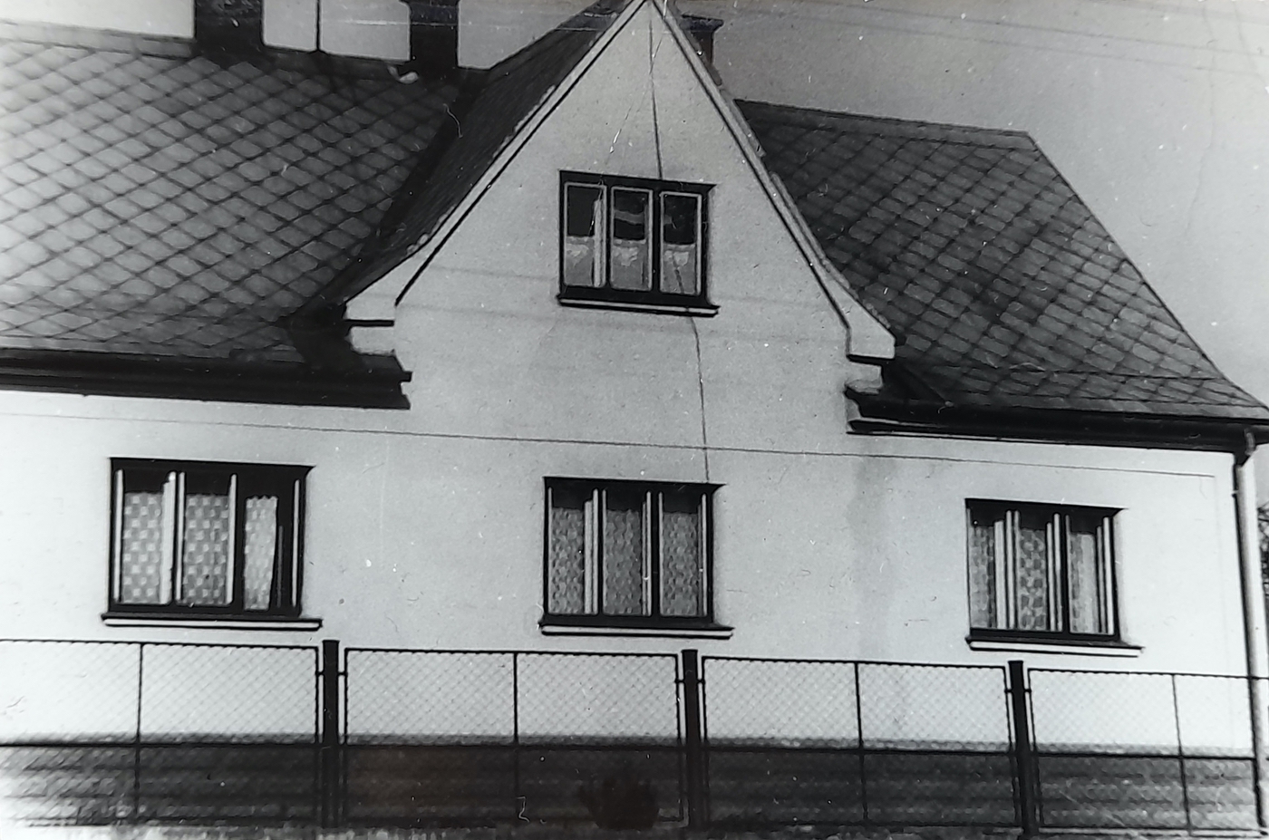 Dům čp. 716, demolice proběhla v polovině šedesátých let. Poslední obyvatelé: Malyszovi (s laskavým svolením p. Zdeňka Šotoly, ze soukromé sbírky)