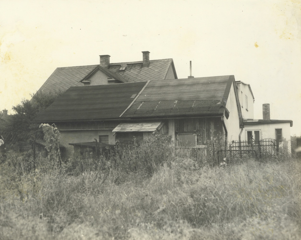 Dům čp. 207, 573 na snímku z roku 1976 (poslední obyvatelé: Silný, Pustówka K.)