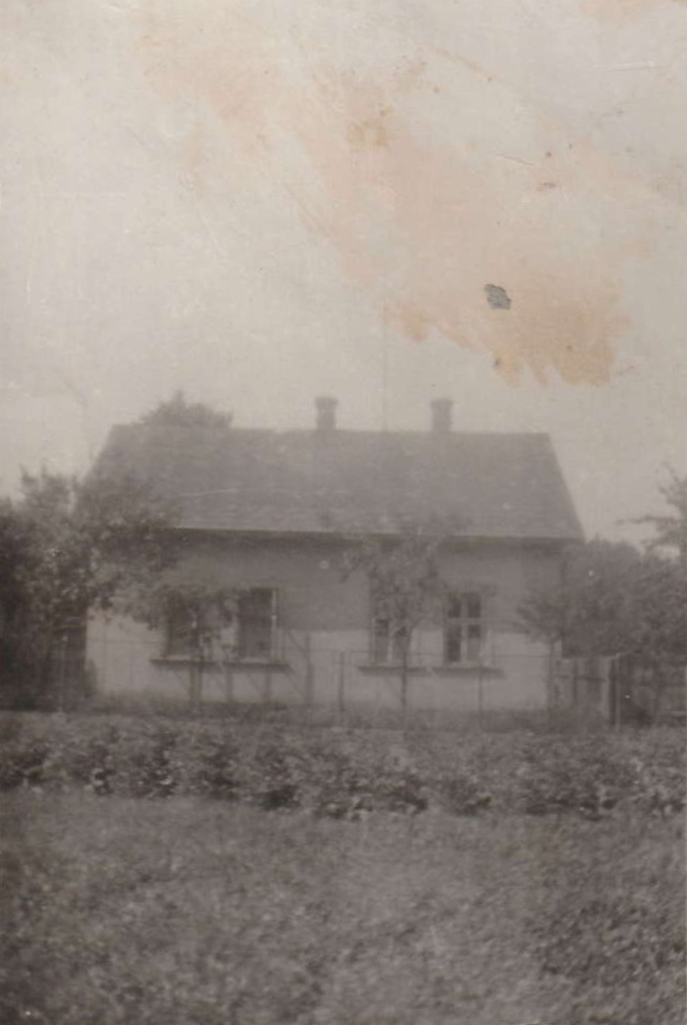 Původní podoba domu čp. 254 před přestavbou (S laskavým svolením p. Kateřiny Dědičové, ze soukromé sbírky)