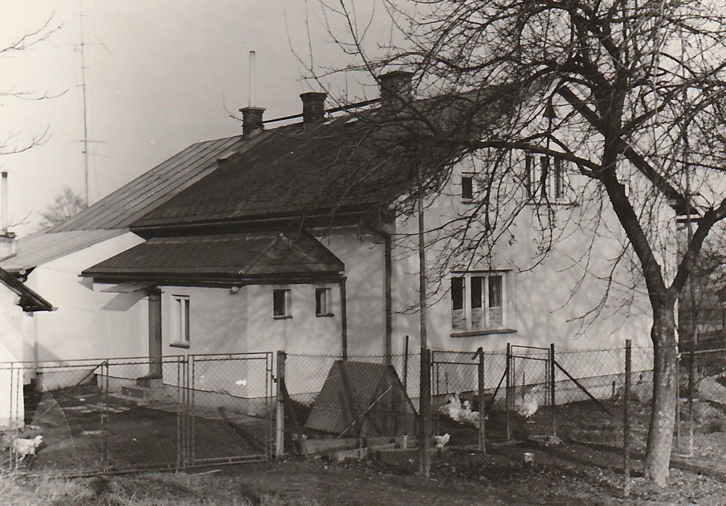 Dům čp. 254 po přestavbě na snímku přibližně z roku 1965 (S laskavým svolením p. Kateřiny Dědičové, ze soukromé sbírky)