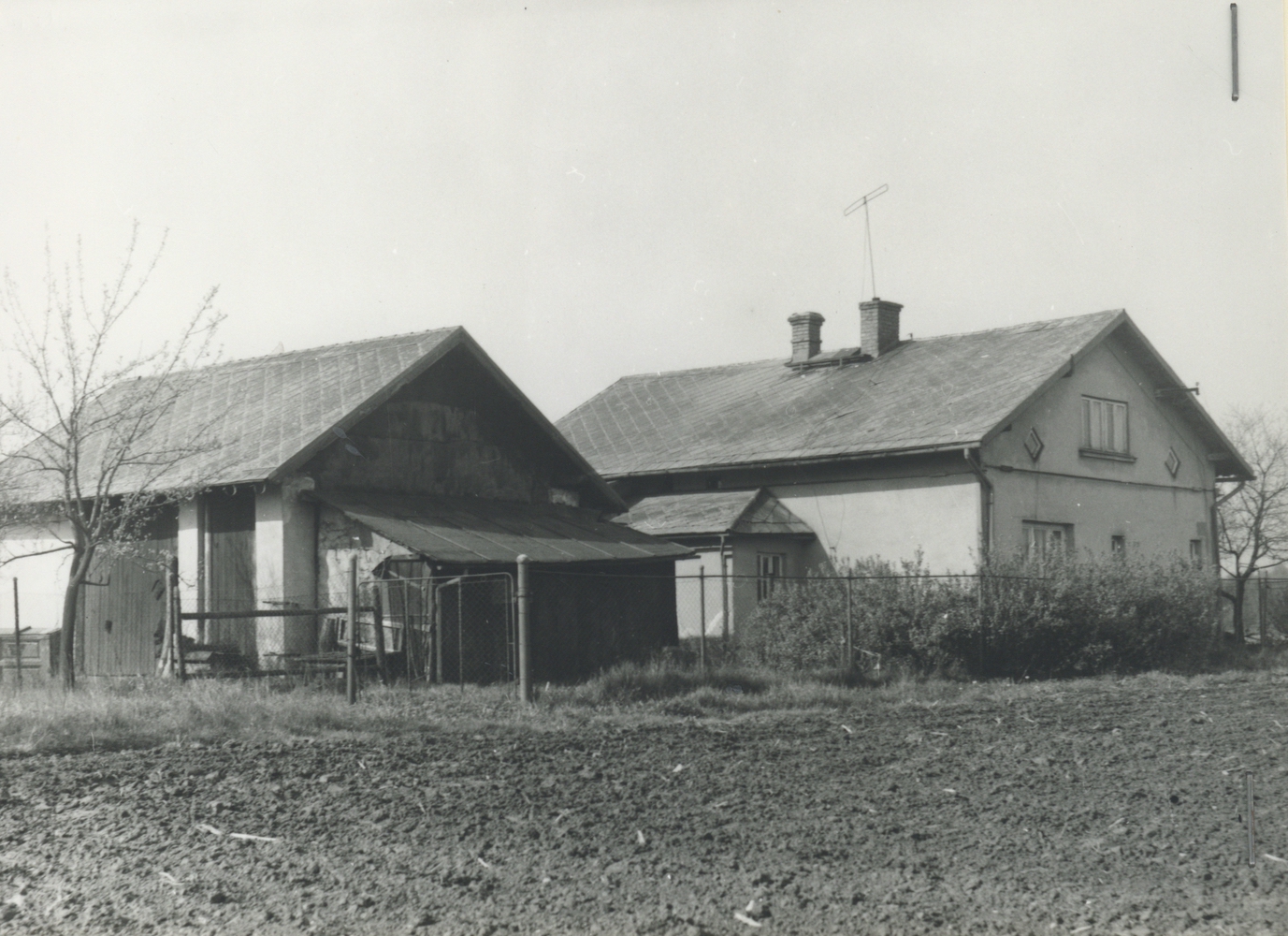 Dům čp. 281 na parc.č. 1550 (fotografie z května 1980) byl demolován 6.11.1981 (poslední obyvatelé: Promný K.)