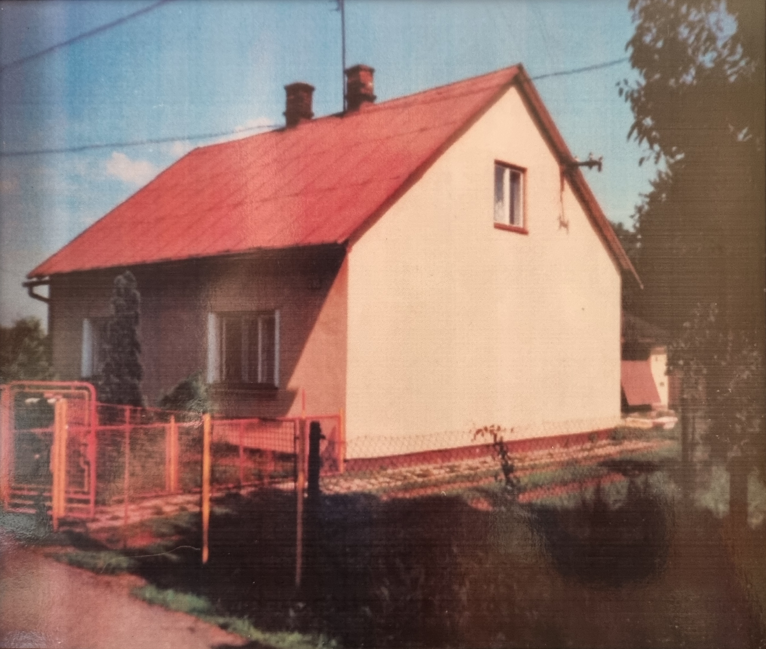 Dům čp. 295, poslední obyvatelé: Sojka O. (Snímek obrazu poskytl p. Milan Sojka za přispění p. Roberta Rottera)