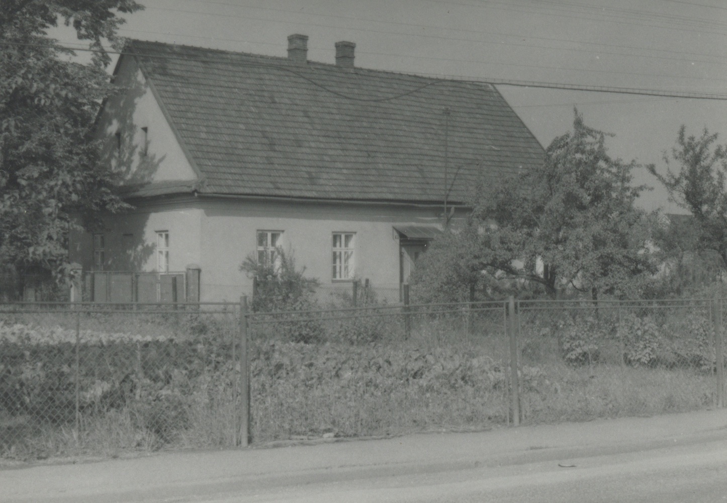 Dům čp. 31 na snímku z roku 1986 (poslední obyvatelé: Křistek J.). Se svolením p. Vladislava O., ze soukromé sbírky.
