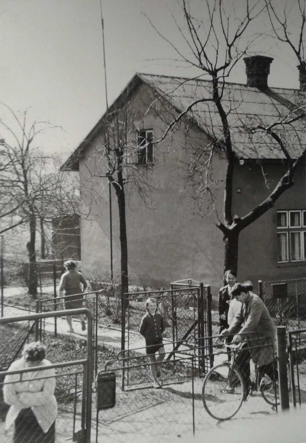 U domu čp. 318 (poslední obyvatelé: Walek H.)