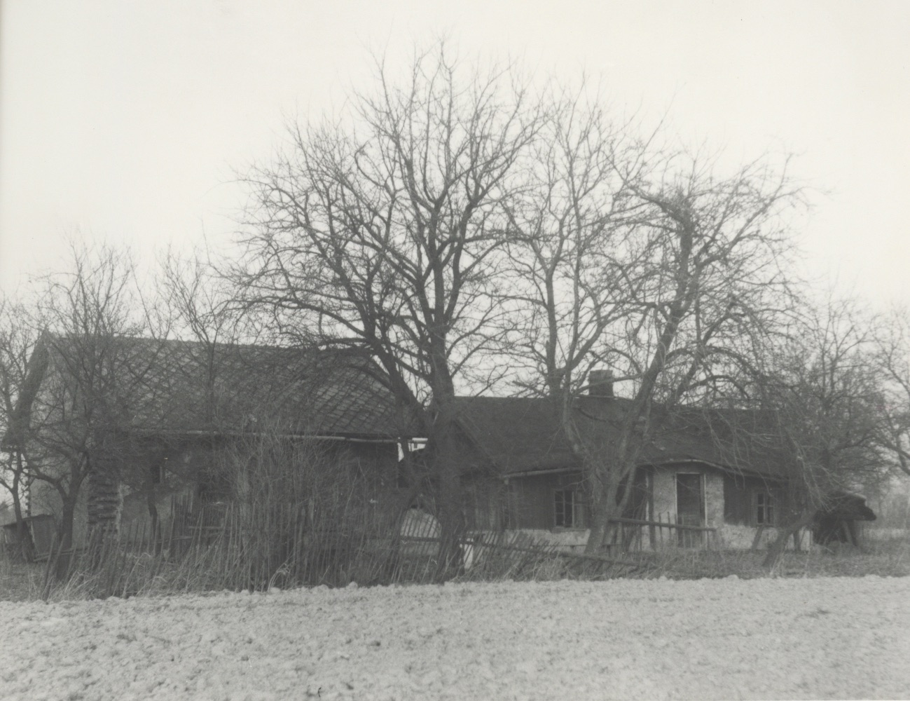 Dům čp. 34 na fotografii z roku 1983 (poslední obyvatelé: Olbrachta J., Pavlíčková M.)
