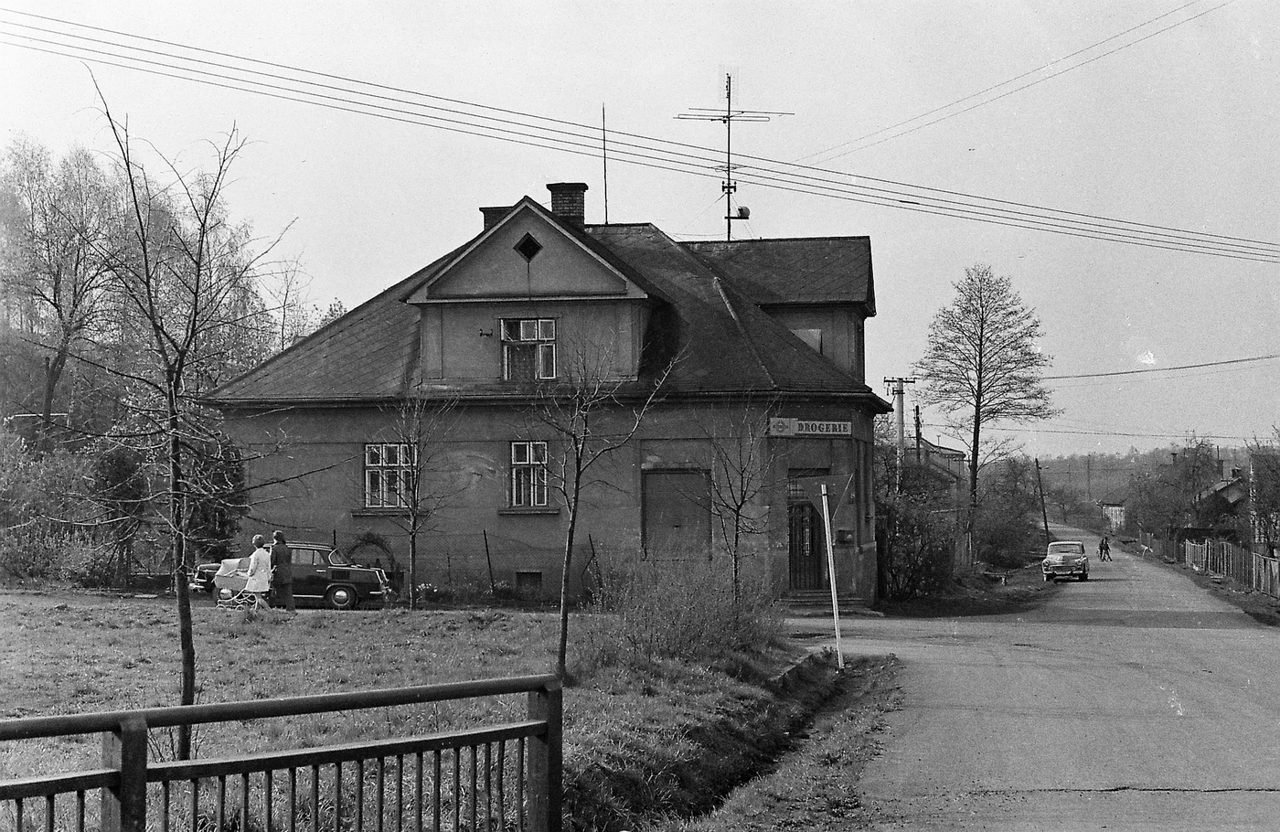 Dům čp. 421: Drogerie (poslední obyvatelé: Kajzarovi). Foto: Bronislav Filipczyk 