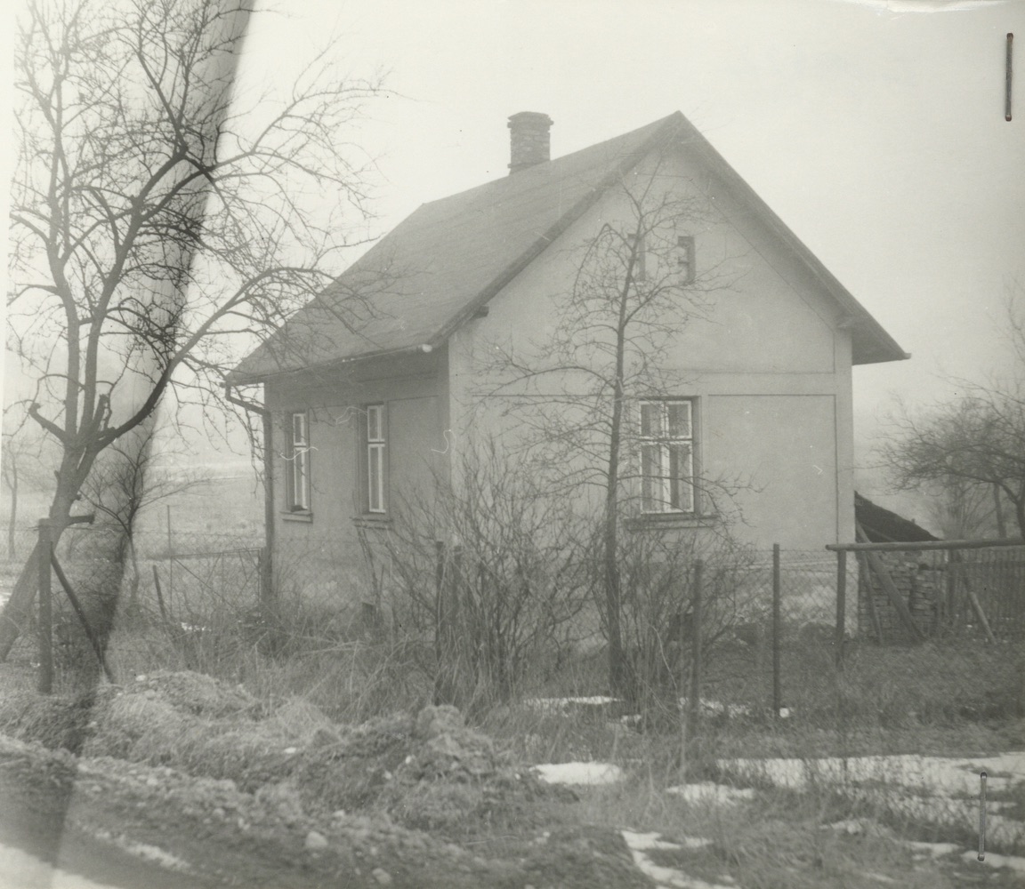 Dům čp. 432 na fotografii z roku 1980 (poslední obyvatelé: Getner, Renerová T.)