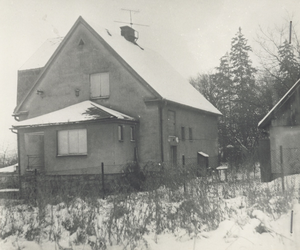 Dům čp. 437 na fotografii z roku 1980 (poslední obyvatelé: Chlebik R.)