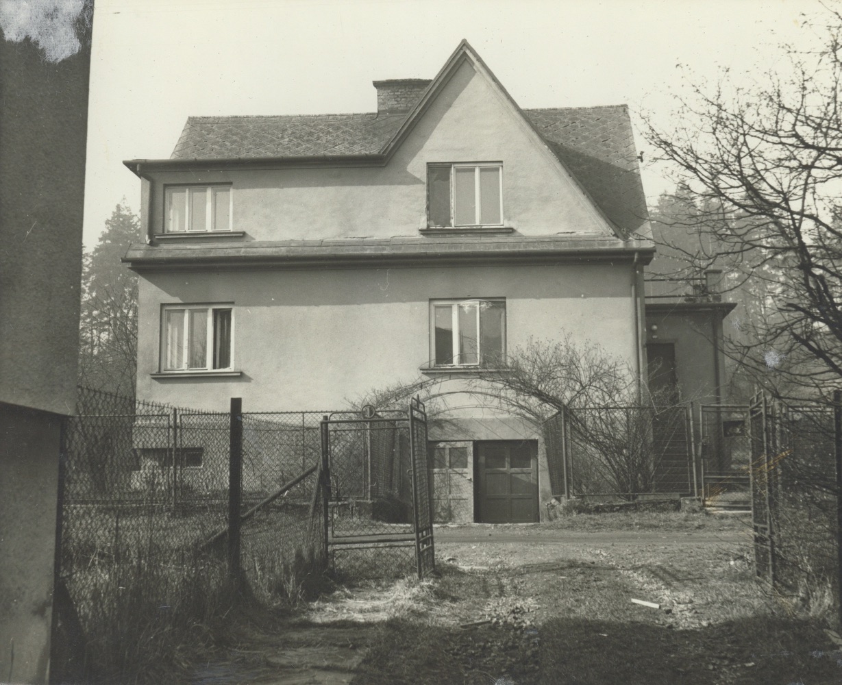 Dům čp. 451 (poslední obyvatelé: Siuda) na fotografii z roku 1977