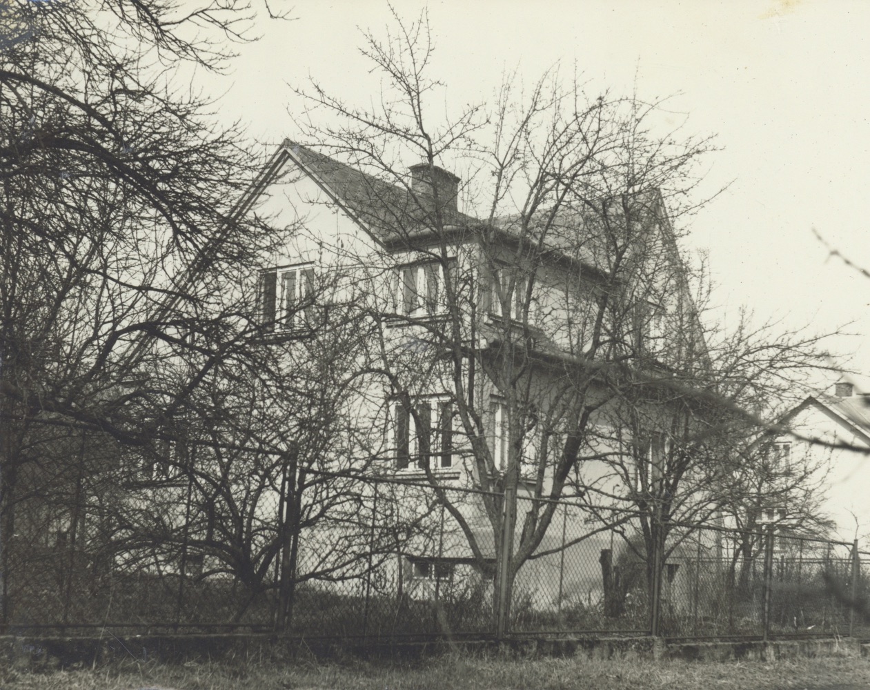 Dům čp. 451 (poslední obyvatelé: Siuda) na fotografii z roku 1977