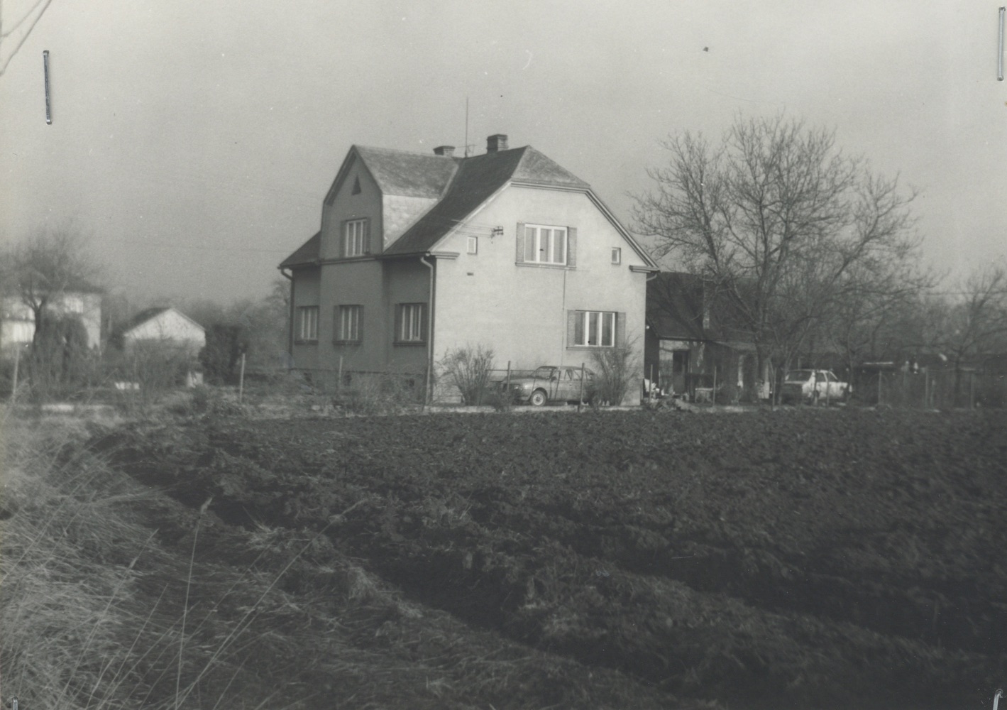 Dům čp. 477 (poslední obyvatelé: Filipczyk F.) na fotografii z roku 1989