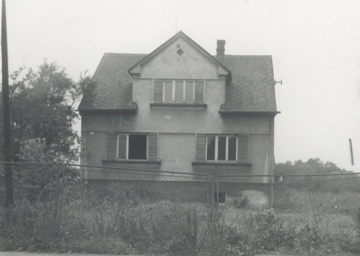 Dům čp. 481 (poslední obyvatelé: Palarczyk E.) na fotografii z roku 1988