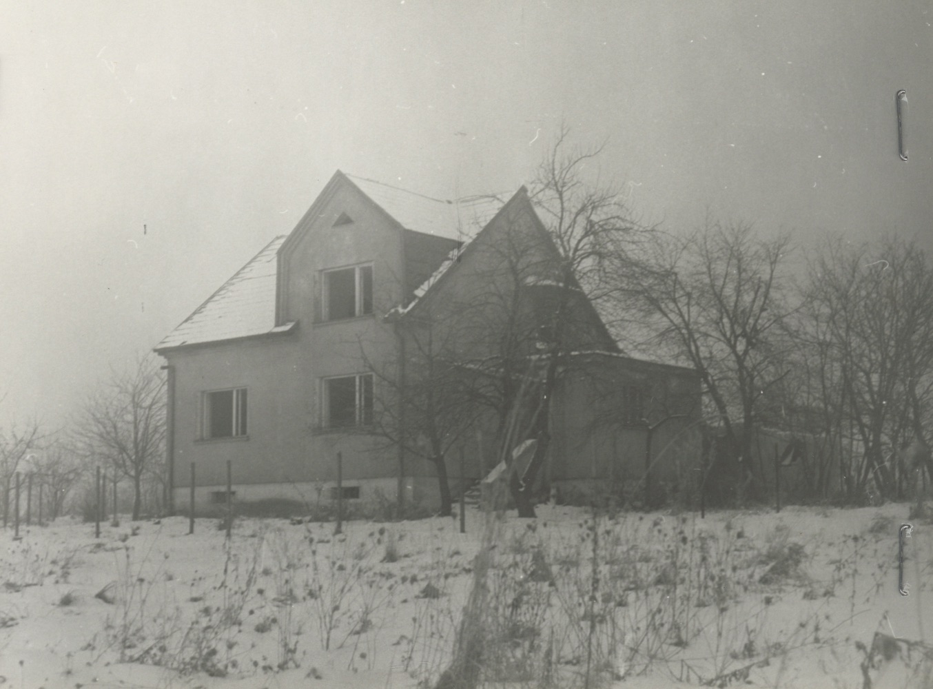 Dům čp. 489 na fotografii z roku 1981 (poslední obyvatelé: Zaremba R.)