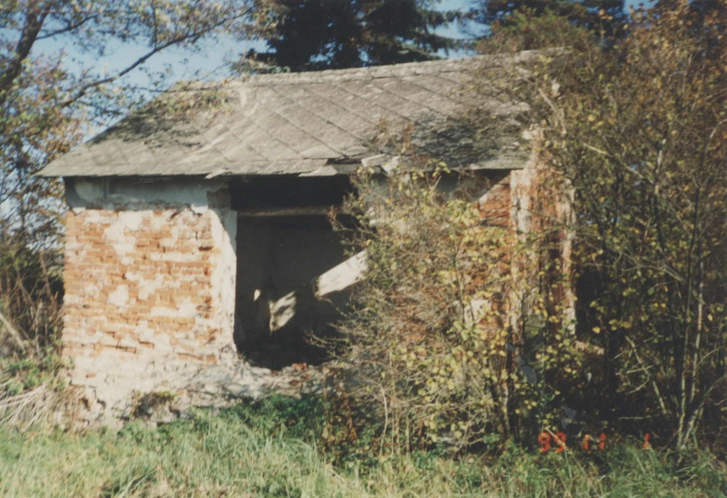Hospodářská stavba u kostela sv. Barbory (snad bývalá márnice?)