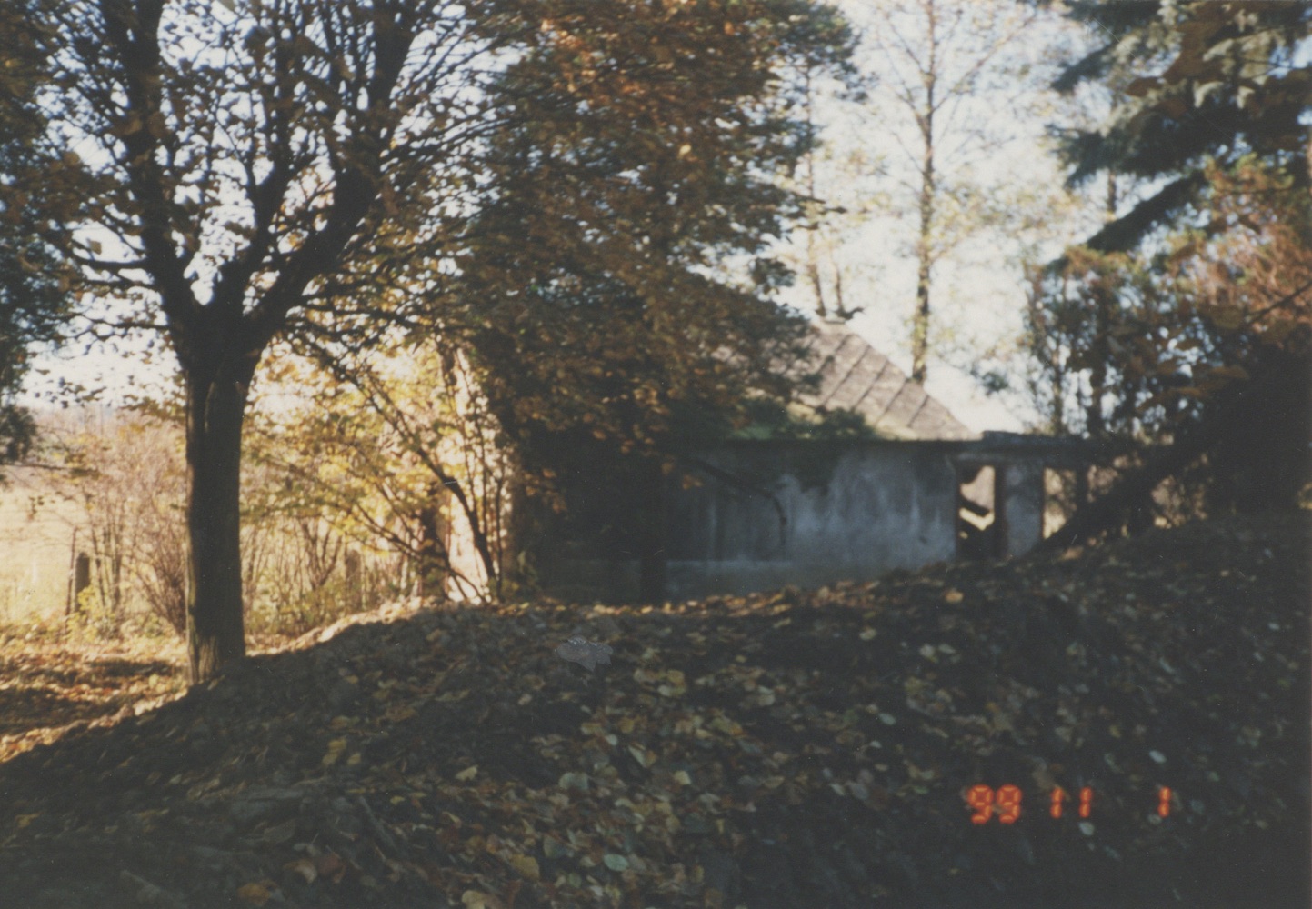 Hospodářská stavba u kostela sv. Barbory (snad bývalá márnice?)