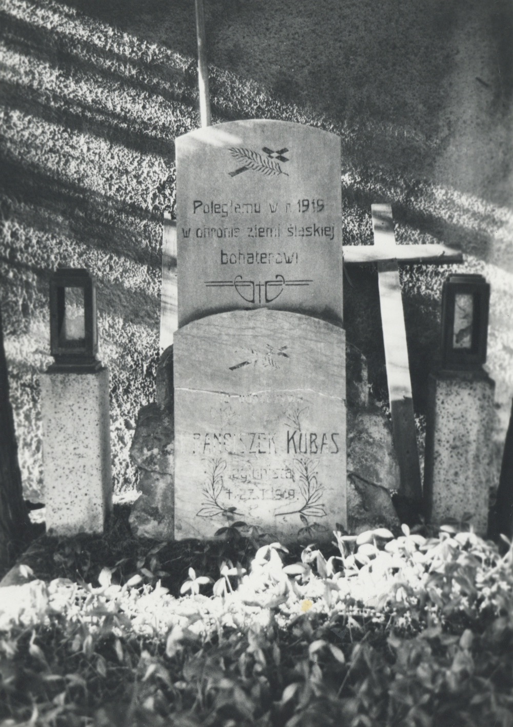 Náhrobek u kostela sv. Barbory v Loukách (Franciszek Kubas +1919)
