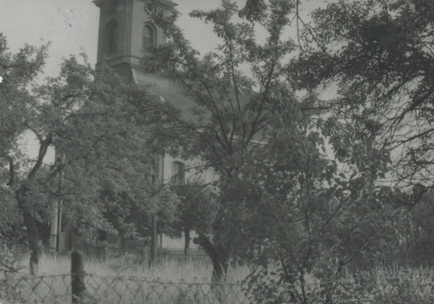 Kostel sv. Barbory v Loukách (1986)