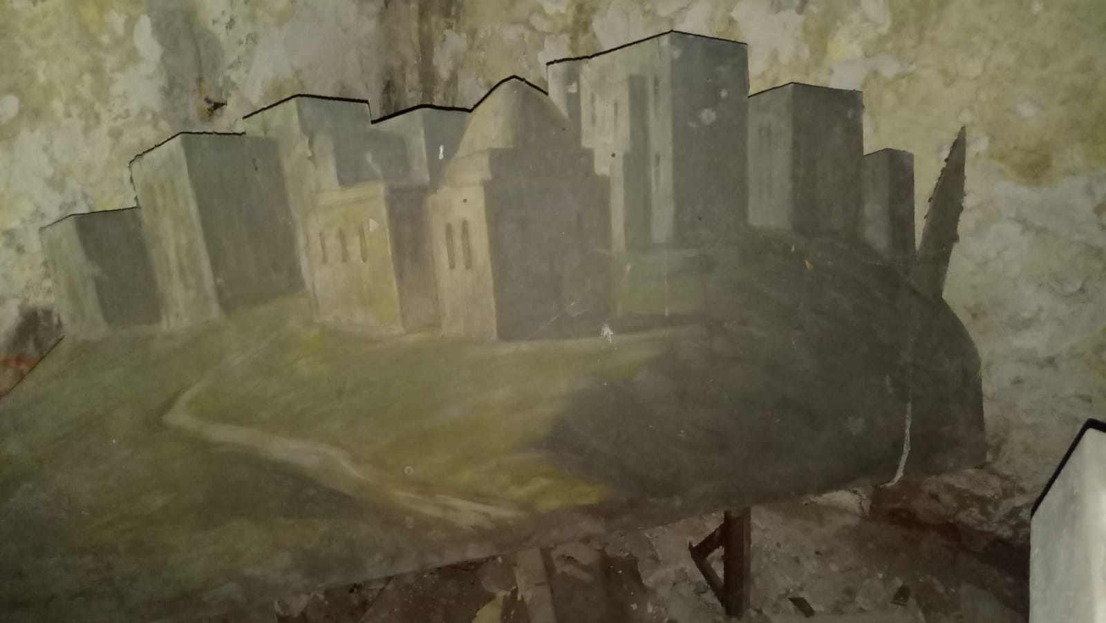 Detailní záběry dokumentující stav chátrajícího kostela sv. Barbory v Loukách (se svolením autora fotografie p. R. Rottera)