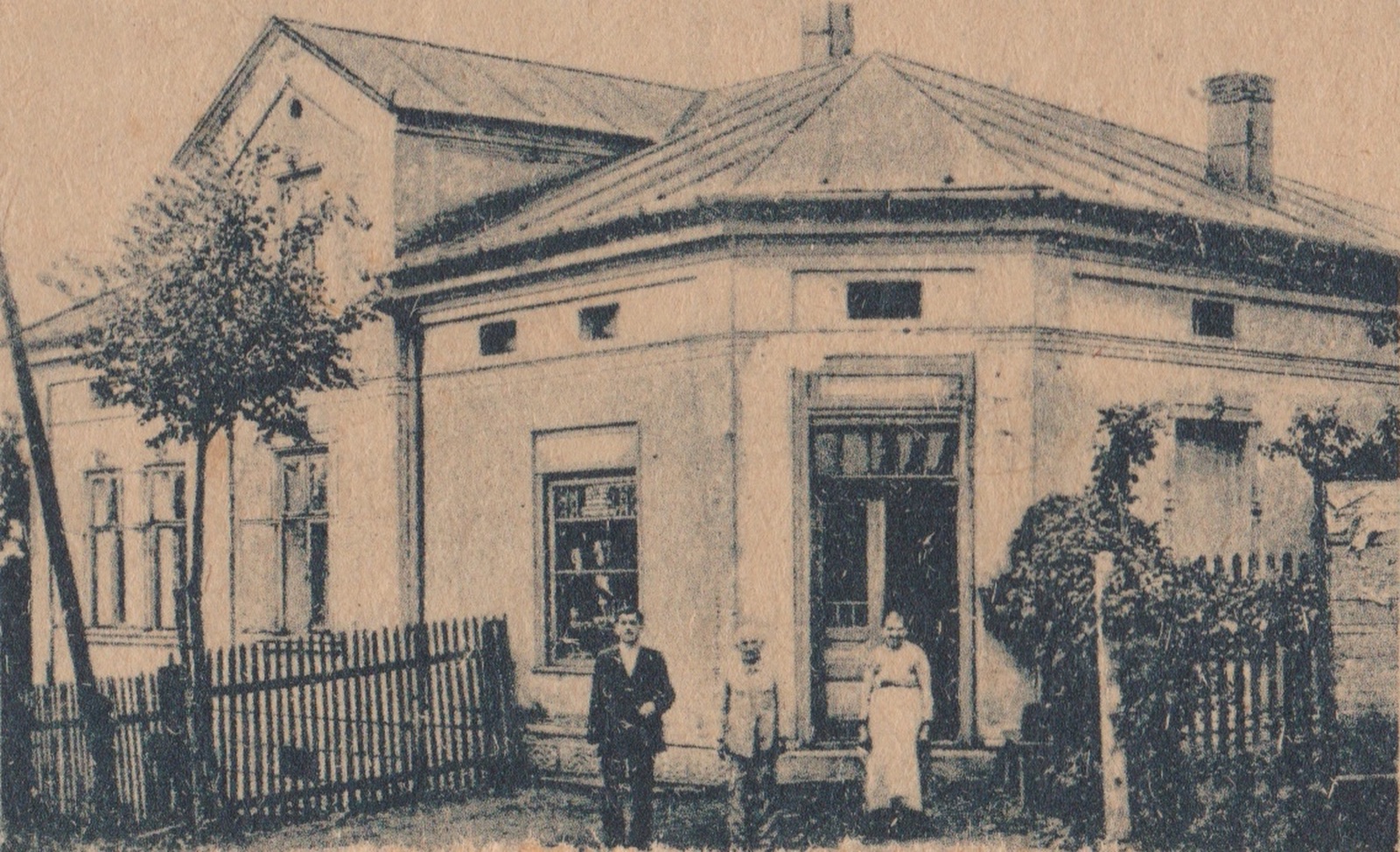 Dům čp. 121, Potraviny Galocz (S laskavým svolením p. Jana Polakoviče, ze soukromé sbírky)