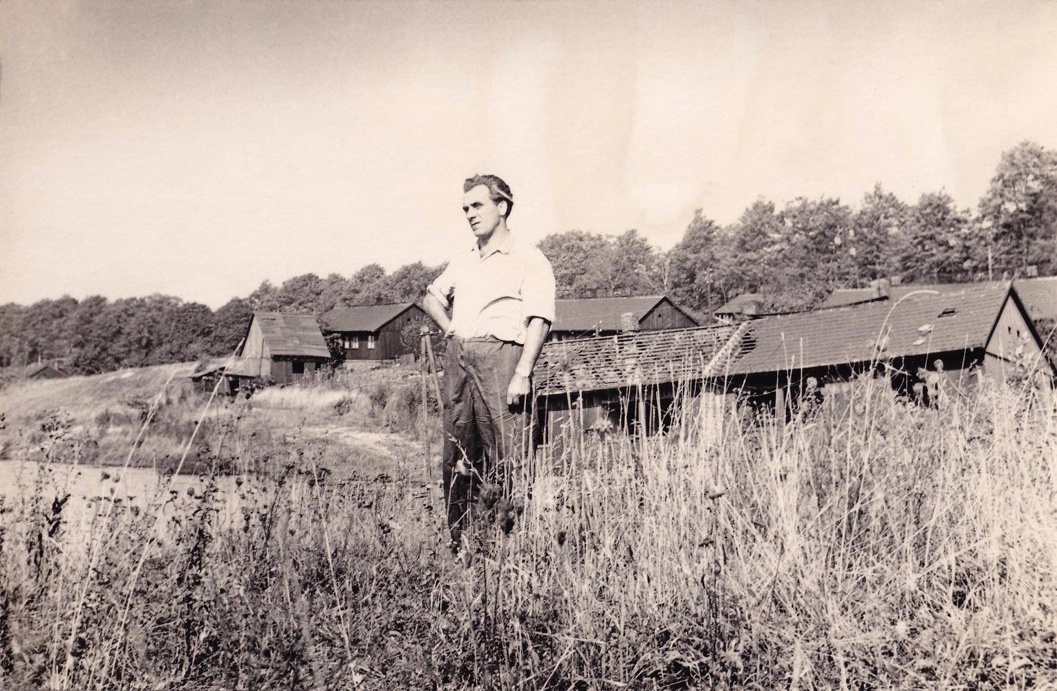 Finské domky v Solci v roce 1965, napravo čp. 251–252 (S laskavým svolením p. J. Polakoviče, ze soukromé sbírky)