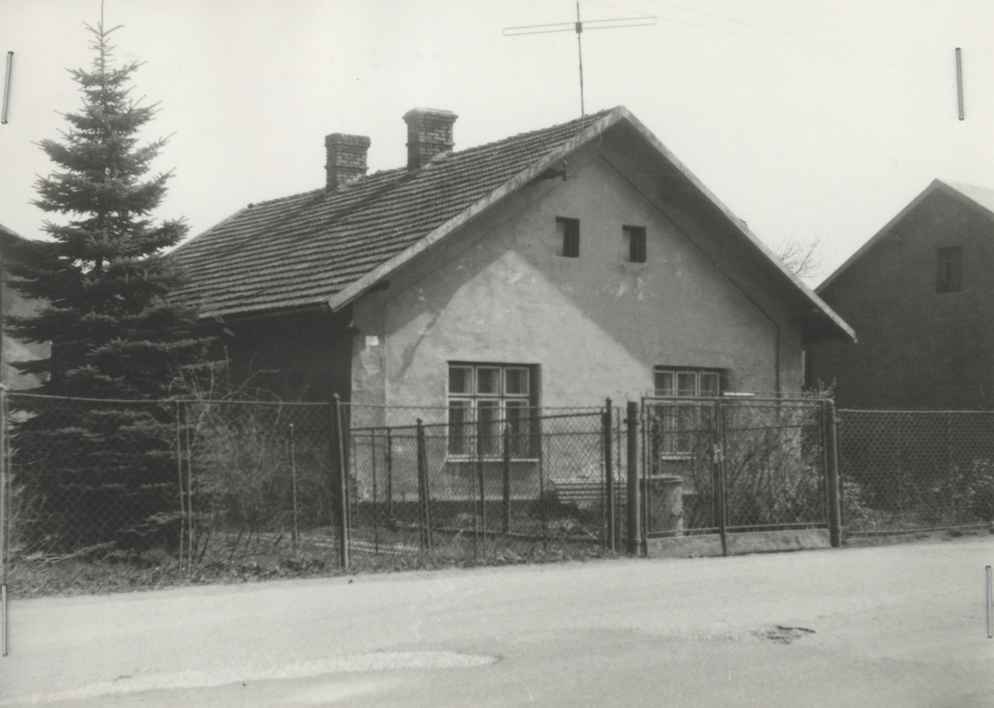 Dům čp. 174 (později čp. 2083) na parcele č. 7349, demolován v roce 1984