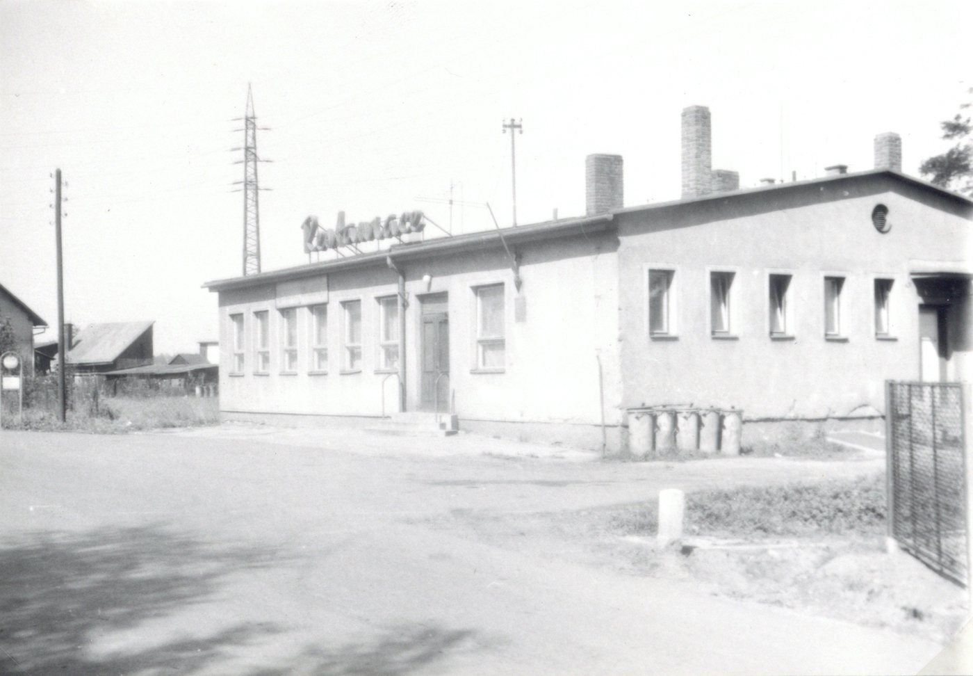 Restaurace Bulač (čp. 2107) postavena mezi lety 1955-1966. Demolice proběhla v roce 2012.