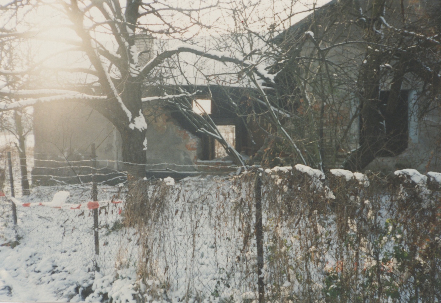 Dům čp. 219 na fotografii z roku 1998
