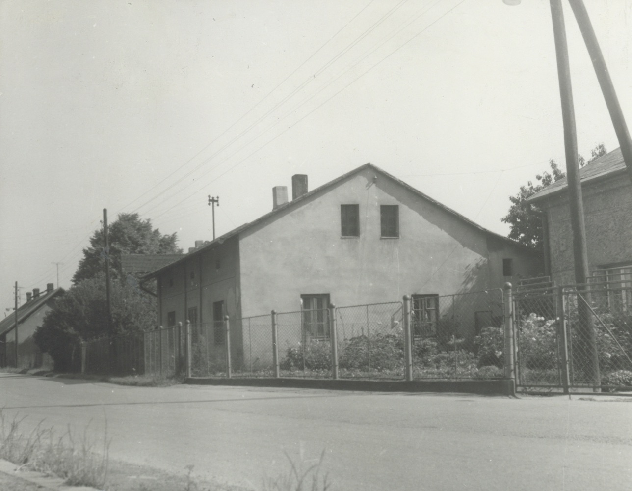 Dům čp. 285 (později čp. 870 a čp. 2112) na fotografii z roku 1981